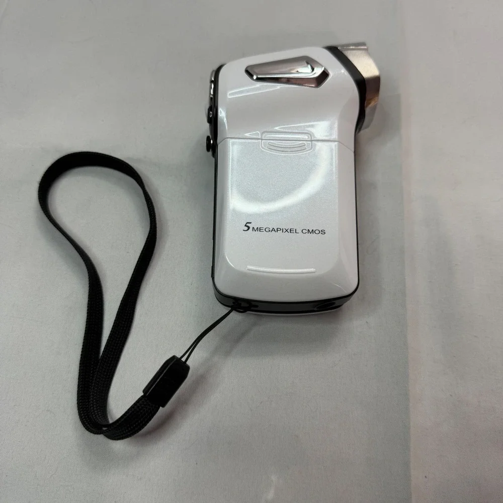 DXG DXG-5D7V 3D Pocket Camcorder 5MP CMOS with Pouch
